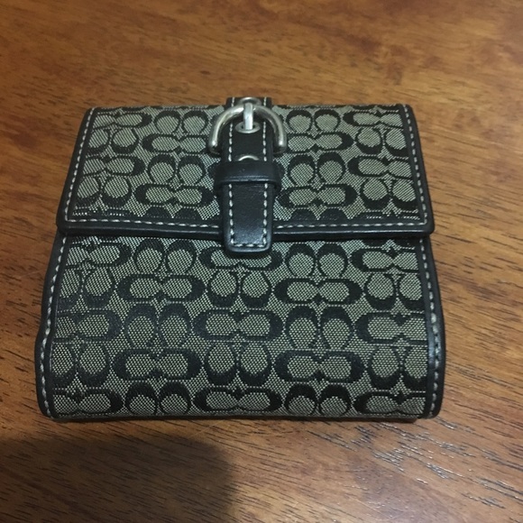 Coach Handbags - Coach Signature Wallet Authentic